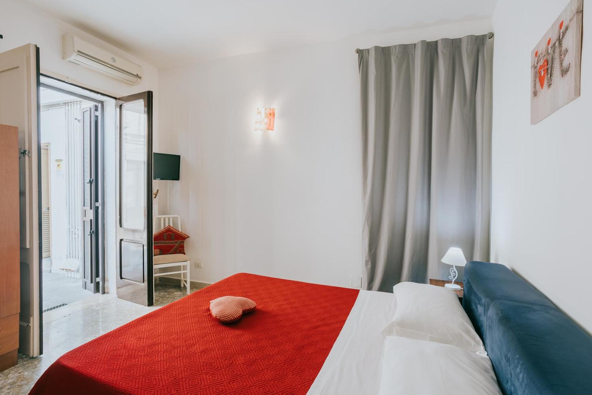 לצ'ה B&B Nuovo Reale - Centro Storico מראה חיצוני תמונה